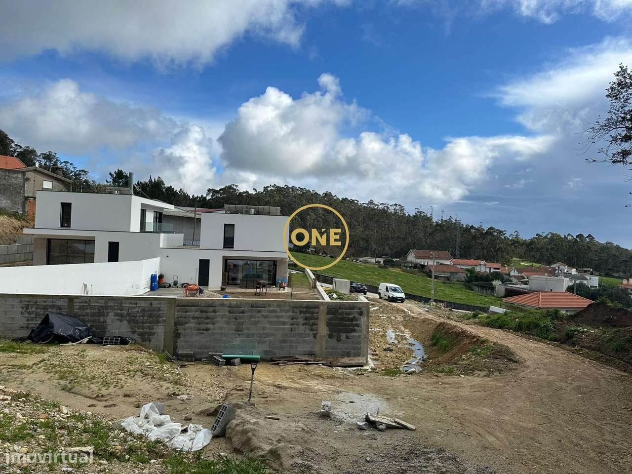 Terreno com projeto aprovado para construção de 2 Moradias - Grande imagem: 4/23