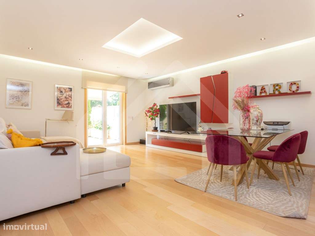 Apartamento T2 | Quinta das Lágrimas com Terraço e Garagem - Grande imagem: 1/28