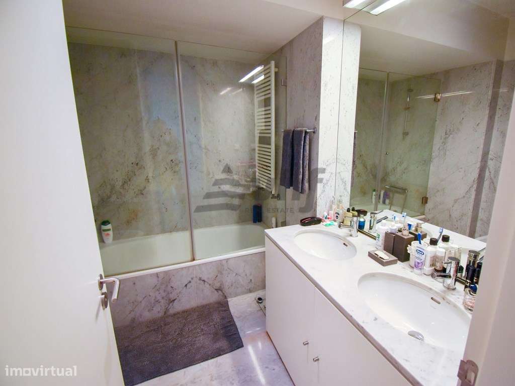 Apartamento T5 localizado no condomínio Jardim das Camélias - Gaia/...-34