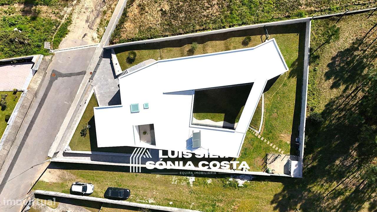 Moradia Independente T5 de Arquitetura Única c/ Jardim Integrado... - Grande imagem: 5/54