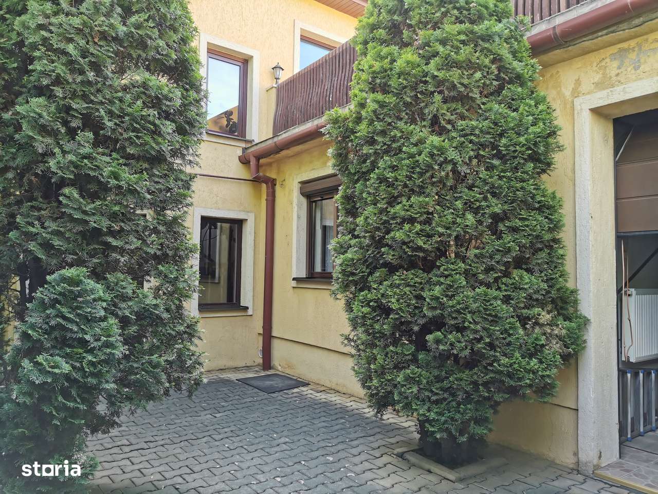 Casă de locuit cu 3 spații comerciale, zonă semicentrală-2