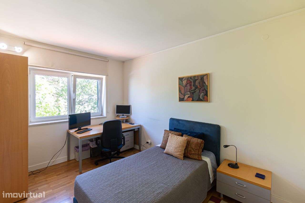 Moradia totalmente remodelada na melhor zona das Antas-32