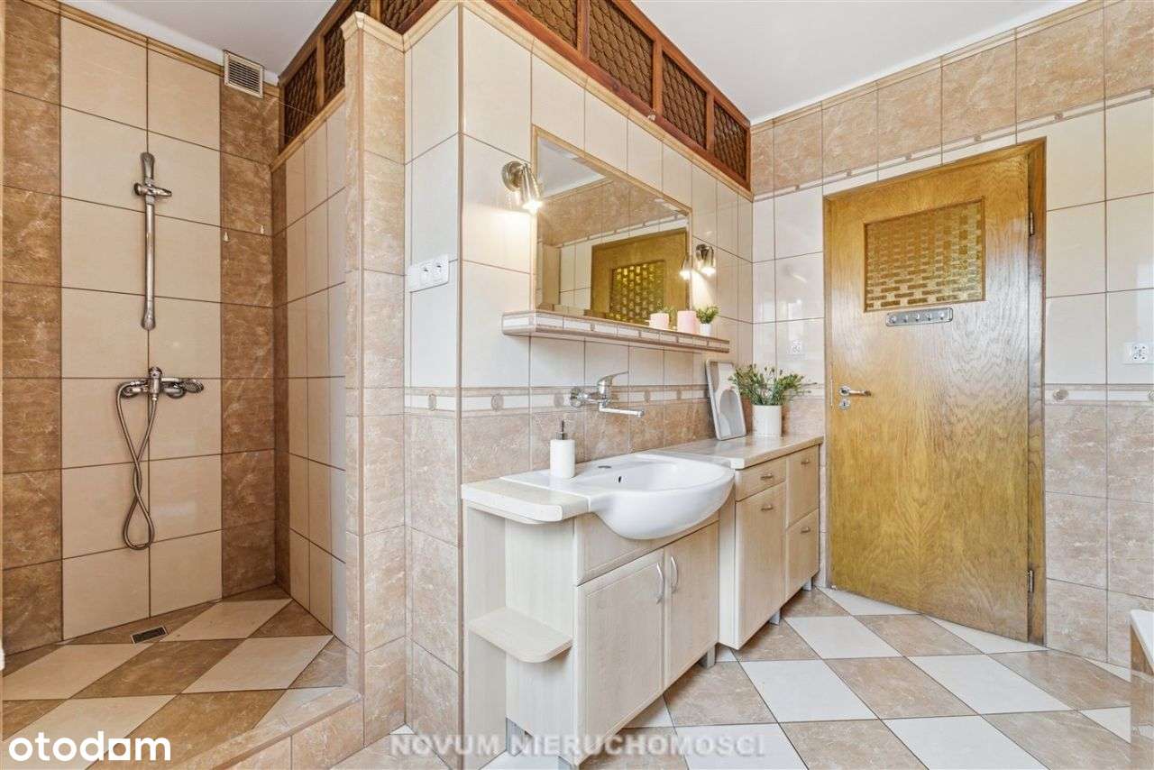 Dom Uniwersalny - Rodzina- Firma- Inwestyacja-18