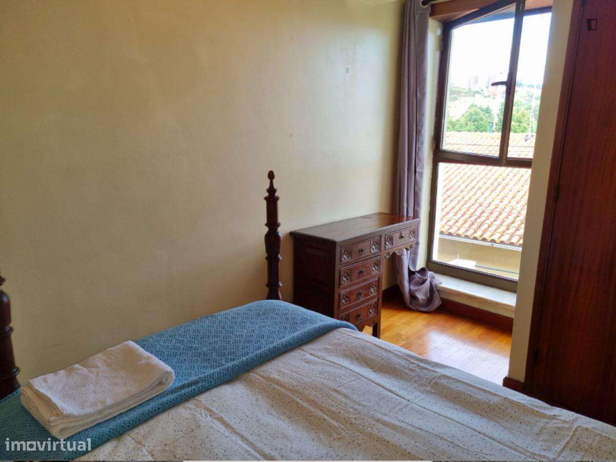 Quarto - localizado em Baixa de Santa Clara Coimbra - Grande imagem: 3/10