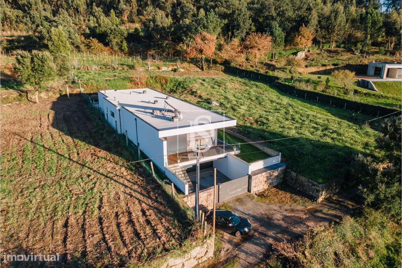 Moradia Individual T3, com jardim e vistas desafogadas-37