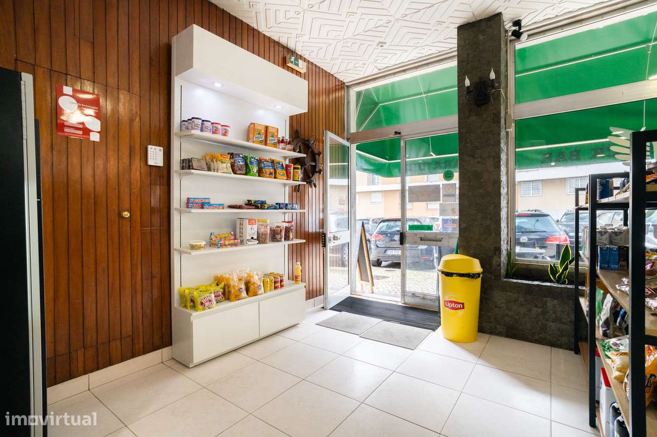 Investimento Garantido: Café/ Pastelaria em Plena Atividade em Paço de-10