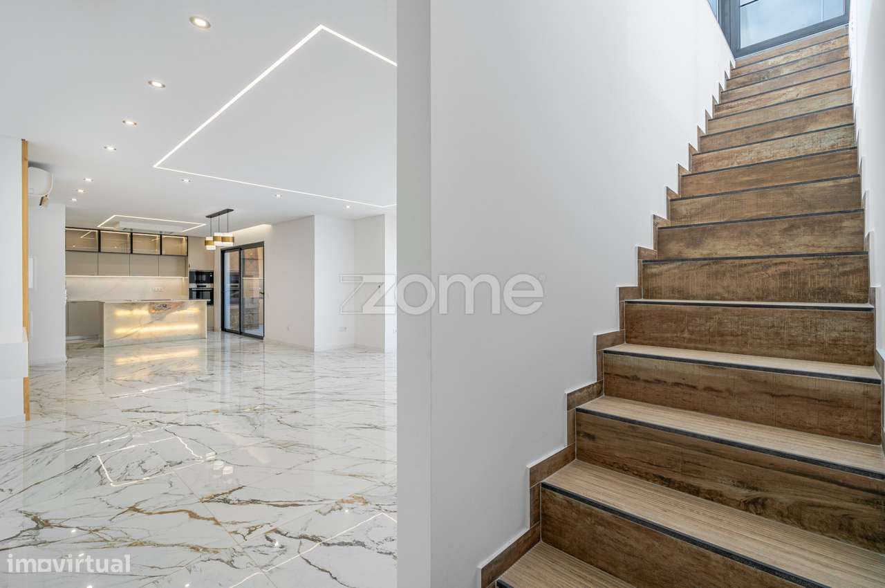 Apartamento T3 Penthouse com Vista Mar e Cidade no Caniço-42