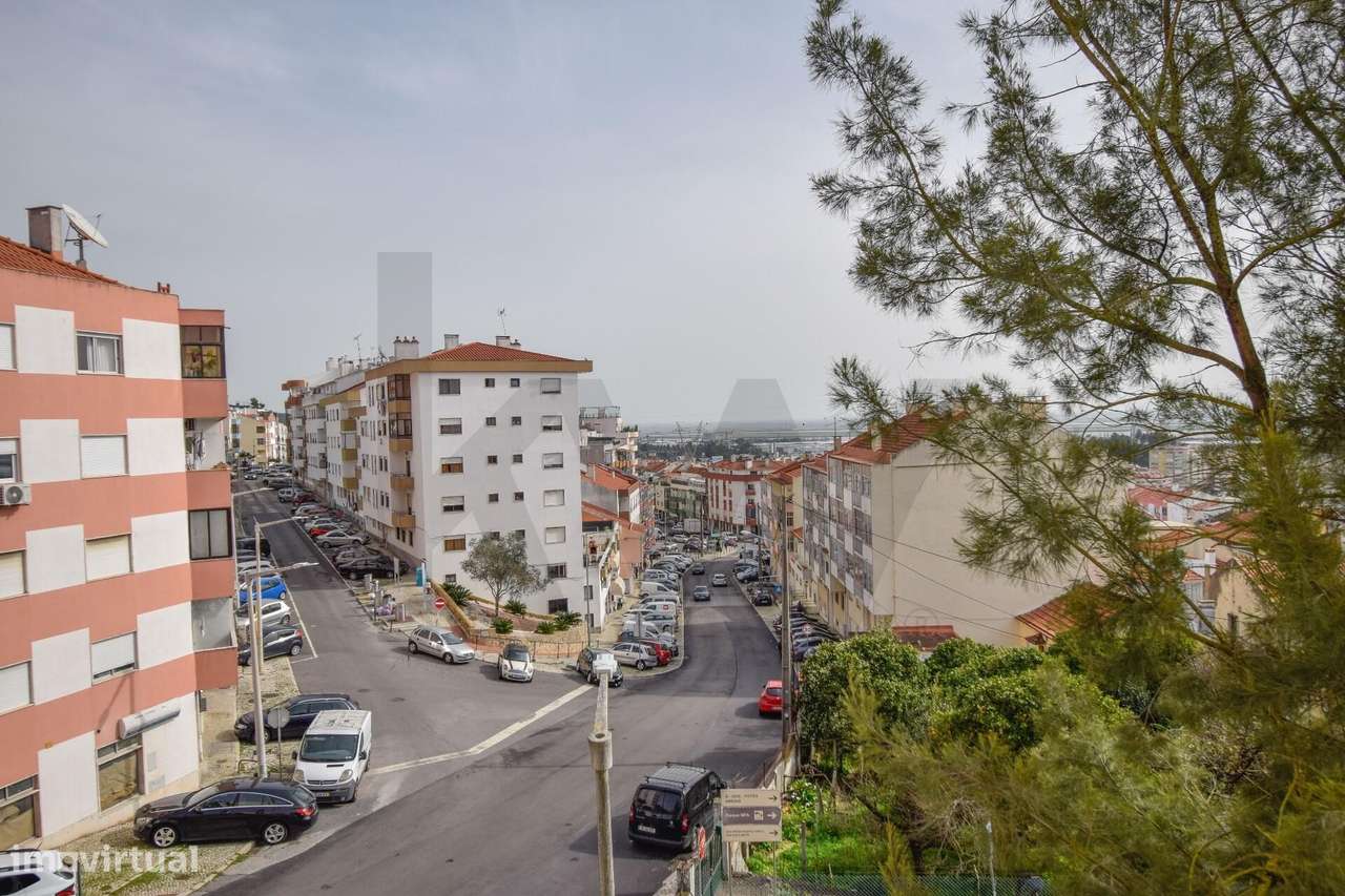 T2 Totalmente Remodelado | Pronto a habitar | Alverca-10