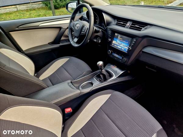 Toyota Avensis Touring Sports 1.6 D-4D Executive - 10
