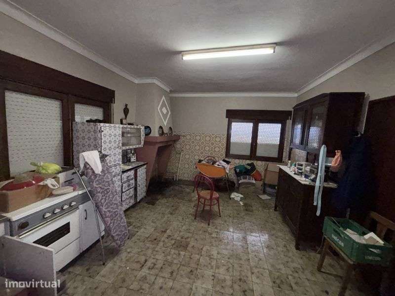 Casa com Restaurante + Vinha à Venda em Bragança – 2 andares, Garagem - Grande imagem: 5/12