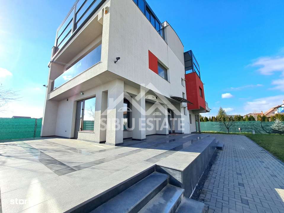 Casa Sibiu, terase panoramice, garaje, teren mare, Sura Mica - Imagine principală: 2/19