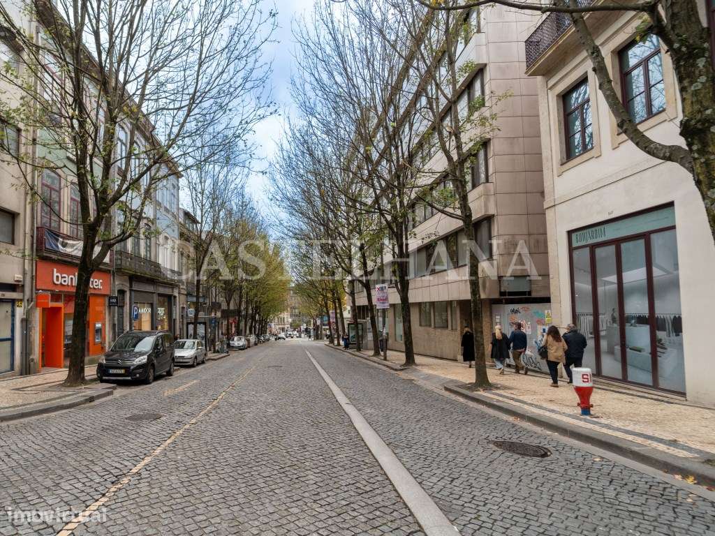 Apartamento T1 com duas varandas em Prédio na rua Sá da Bandeira - Grande imagem: 5/58