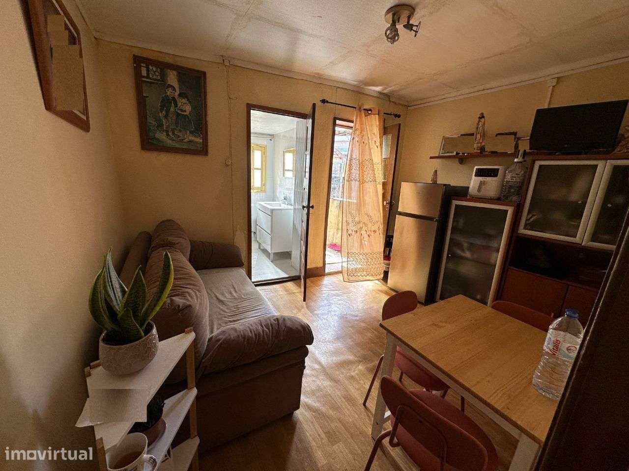 Prédio de 3 pisos para remodelação no centro histórico do Porto-12