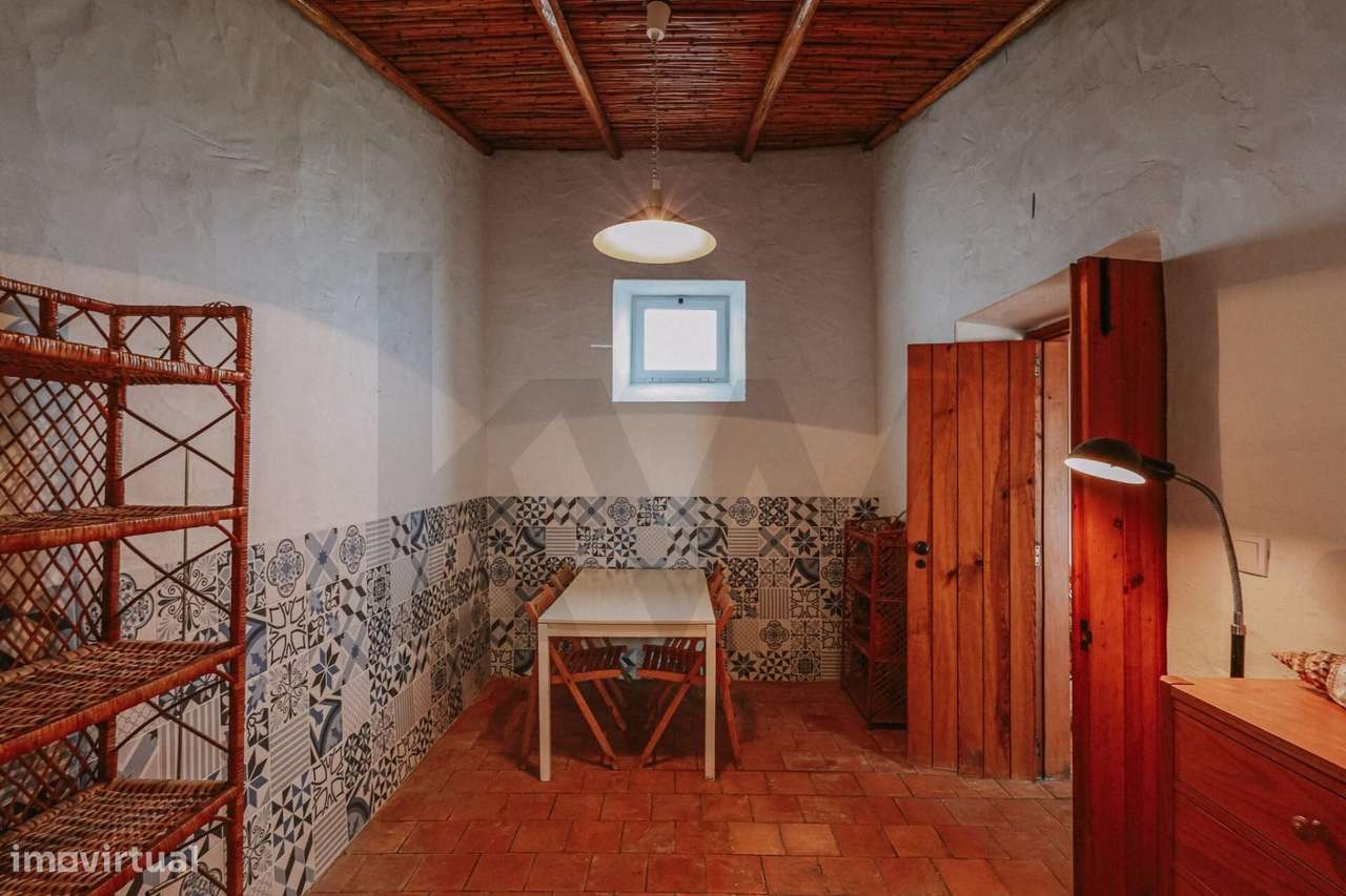 MORADIA  ESPAÇO EXTERIOR  E ZONA DE ESTACIONAMENTO PRIVATIVO-16