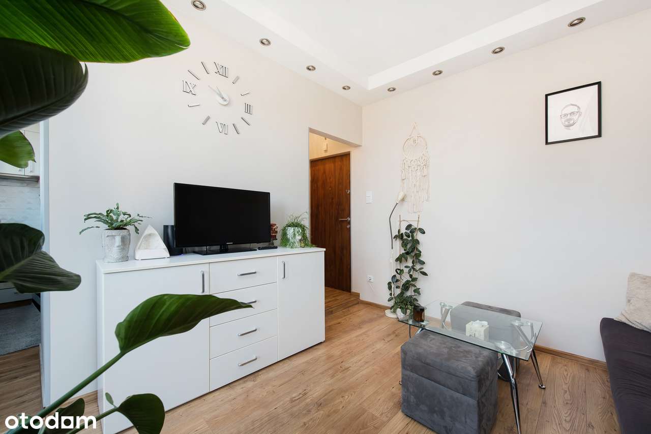 Kawalerka 19,5 m² po remoncie, Os. Centrum C 7 – gotowa do wejścia.-2