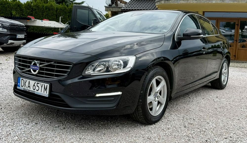 Volvo S60 II (2010-) D3 Drive-E Momentum 2015