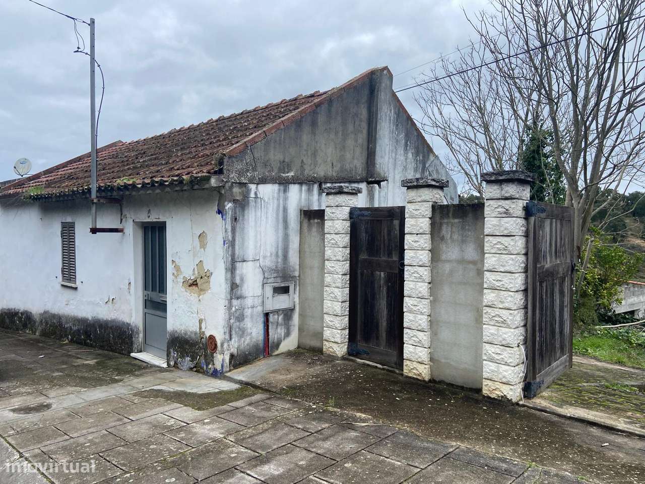 Moardai T2 para remodelar com 2500m2 terreno-32