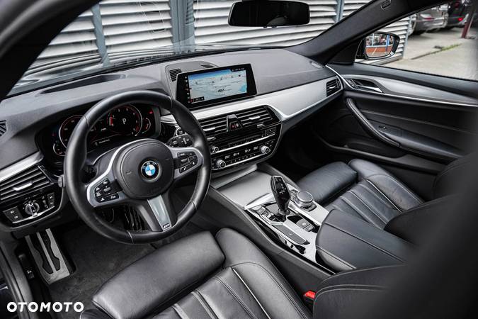 BMW Seria 5 520d xDrive M Sport sport - 23