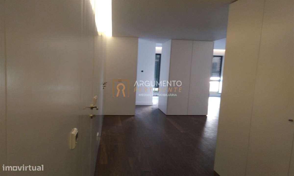Apartamento T4 Venda em Cedofeita, Santo Ildefonso, Sé, Miragaia, São - Grande imagem: 4/37