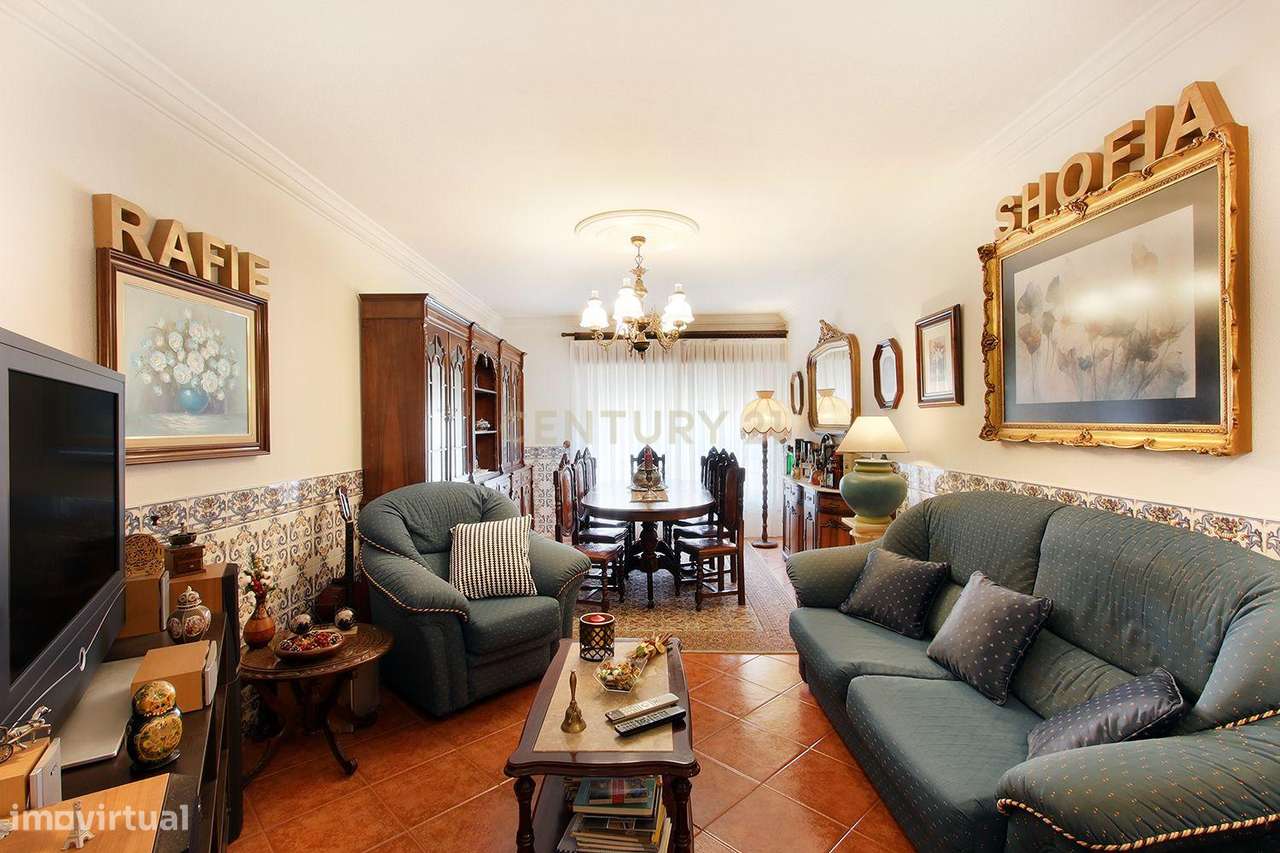 Apartamento T2 na Tapada das Mercês-10