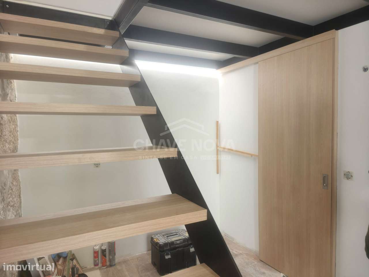 Moradia T1+1 renovada, mobilada e equipada no Porto-0