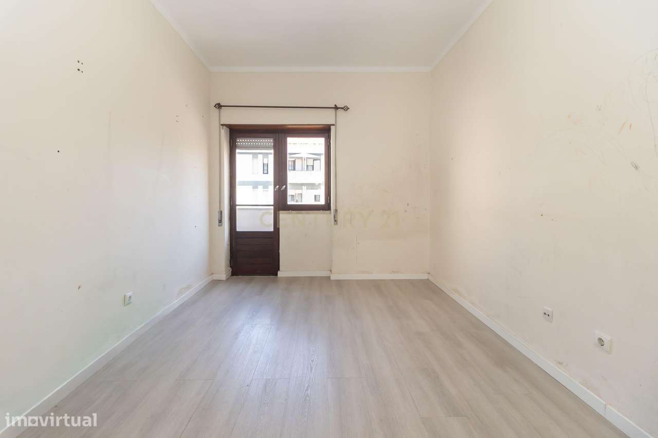 Apartamento de 4 assoalhadas na Amora-7