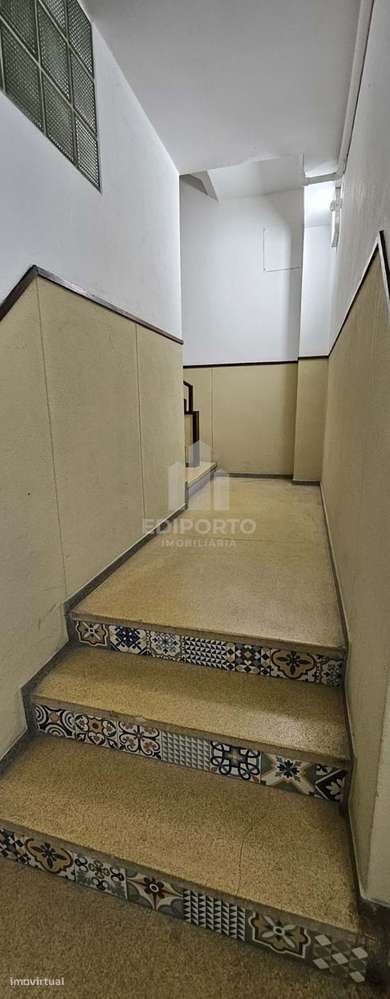 Apartamento T2+1, com varanda -  Baixa do Porto , junto à estação de M - Grande imagem: 4/14