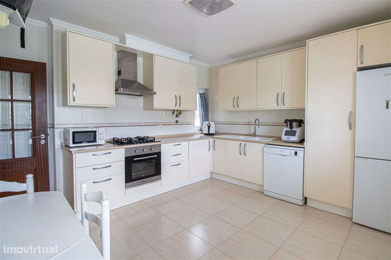 Moradia Isolada 5 quartos em Lisboa, Loures - €687.00 / venda - Grande imagem: 5/13