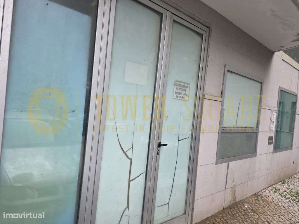 Garagem Ampla com 164,80 m² - Saída Direta para a Rua - Agualva-Cacém - Grande imagem: 2/6