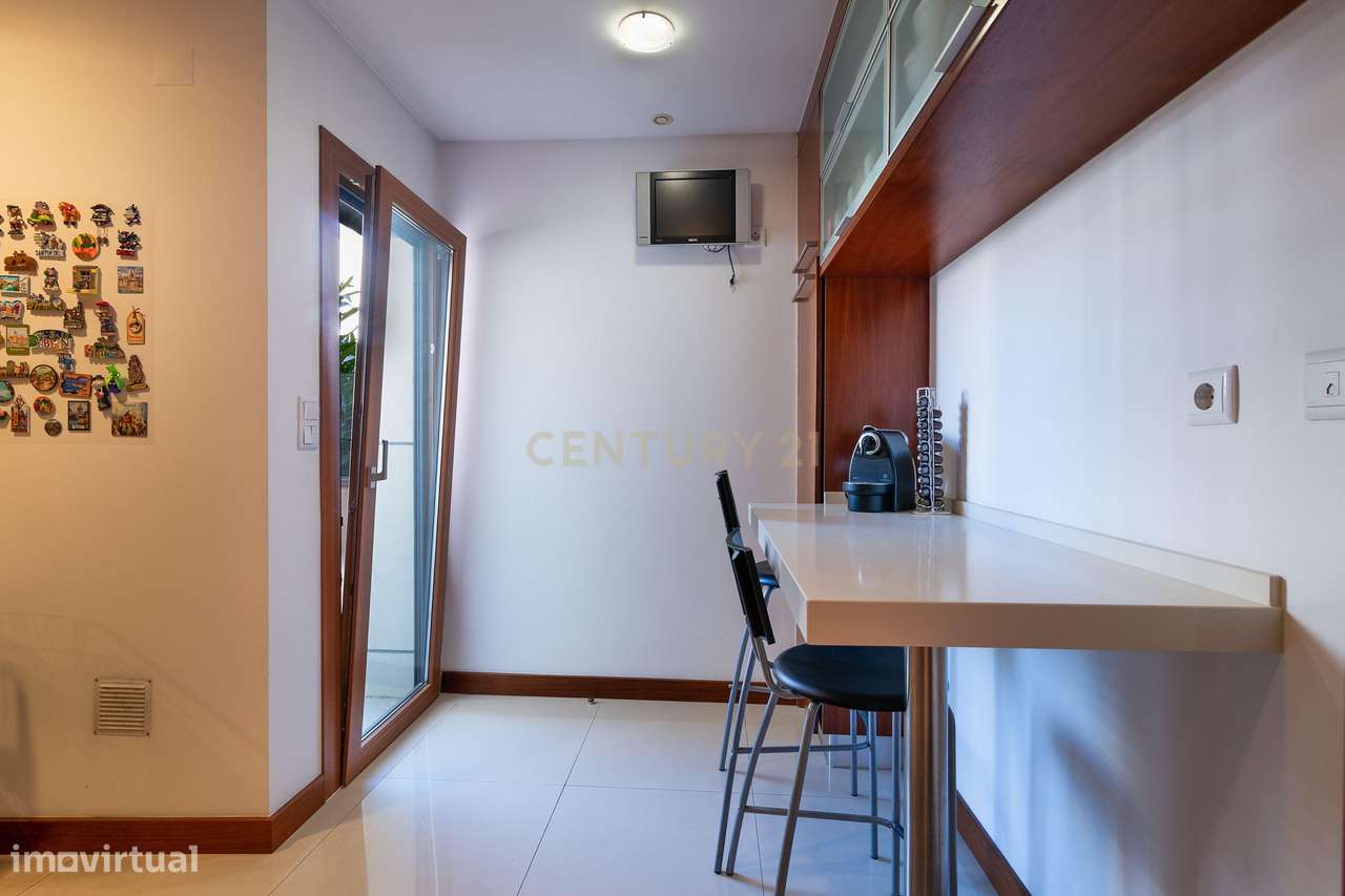 Apartamento T1 nas Colinas do Cruzeiro com Arrecadação e Parqueamento-16