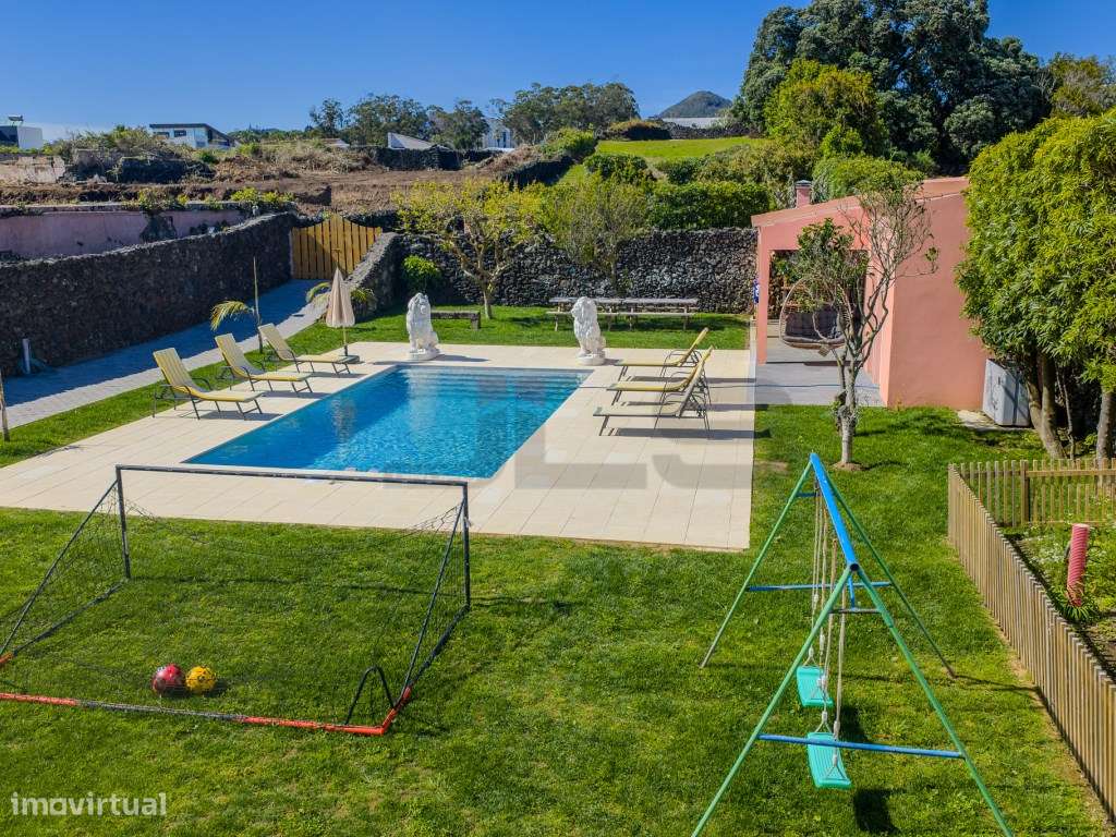 Moradia V4 com Apartamento T1 Anexo, Totalmente Remodelada - Centro...-54