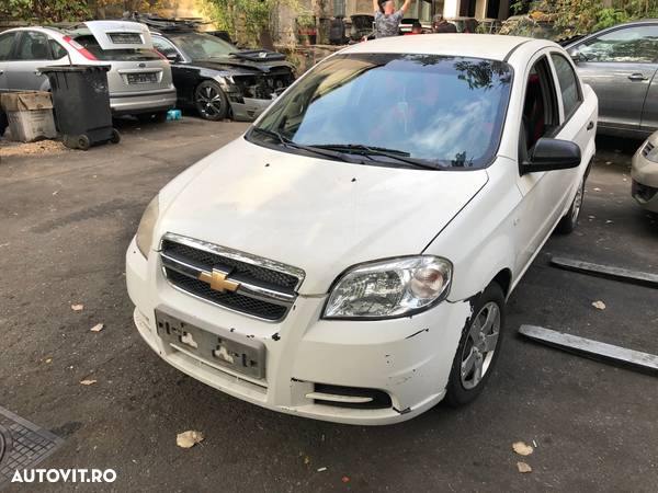 Dezmembrez Chevrolet Aveo 1.4 benzina 2009 alb - 3