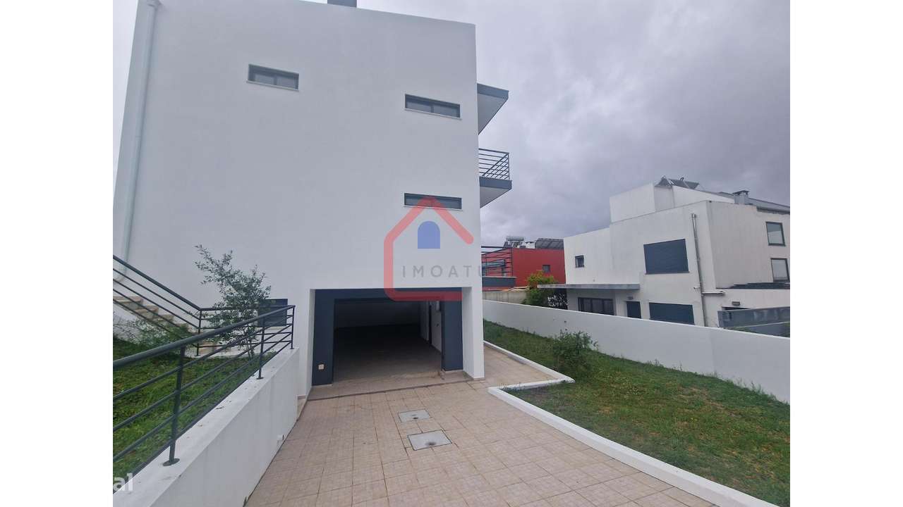 Moradia Isolada em Almada-41