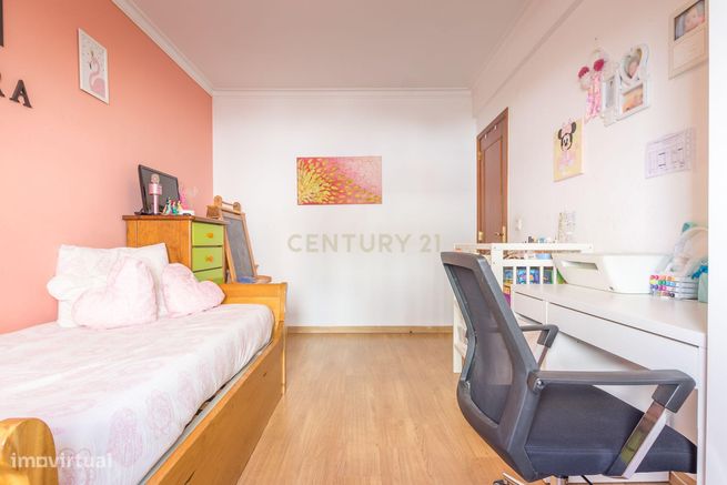 Apartamento T3 em Excelente Localização na Quinta do Conde-15