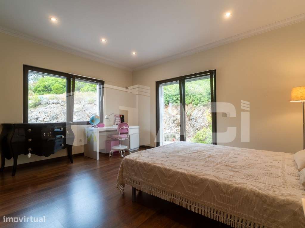 Magnífica Moradia V3+1 com Piscina - Porto de Mós-15