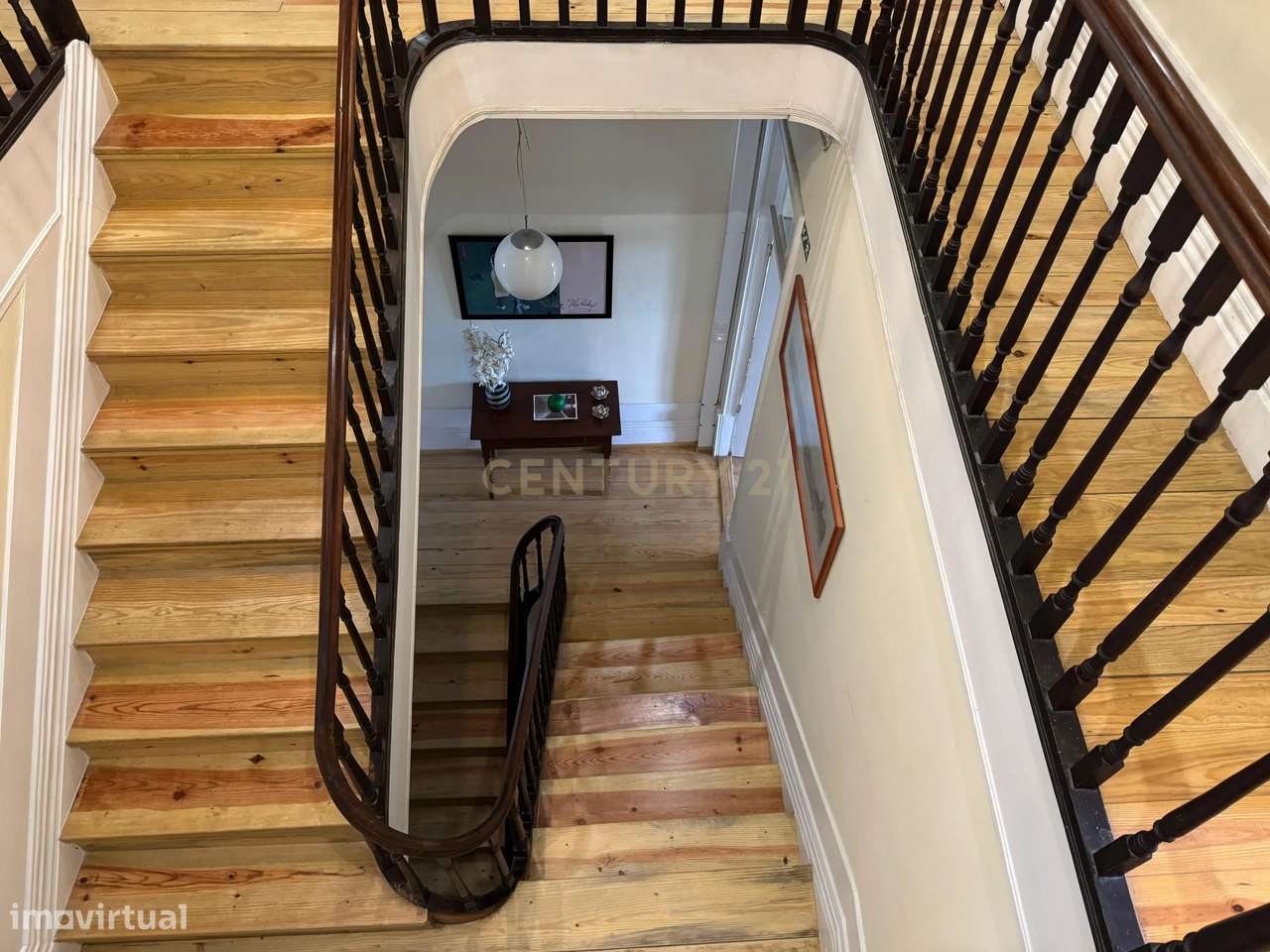 Prédio de Charme na Praça da República – Centro do Porto-20