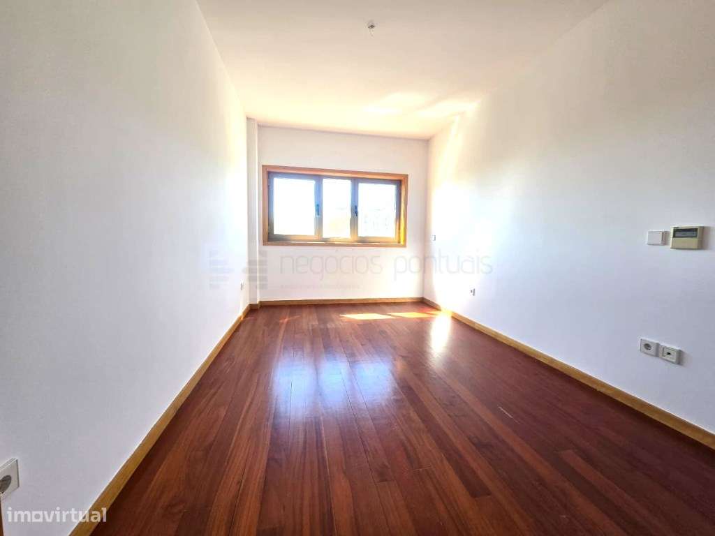 T4 com áreas generosas em São Victor, Braga | Junto a Escola Gulben...-13