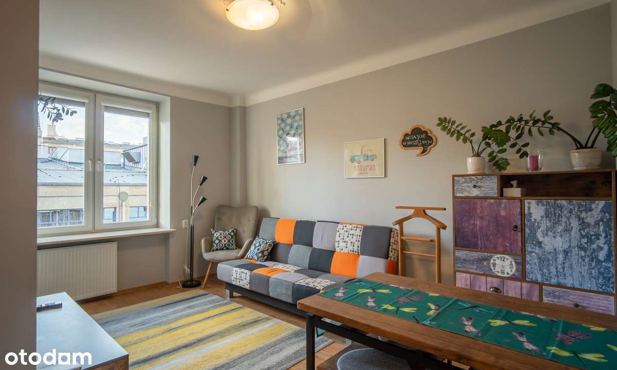 Kawalerka w ścisłym centrum - gotowa do zamieszkania lub wynajmu-1