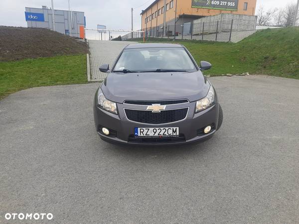 Chevrolet Cruze 1.6 LS - 8