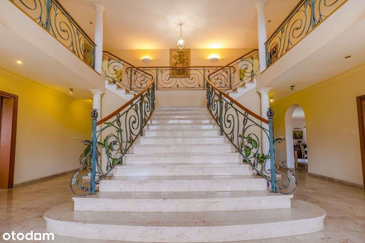 Posiadłość z hotelem i stadniną koni-5