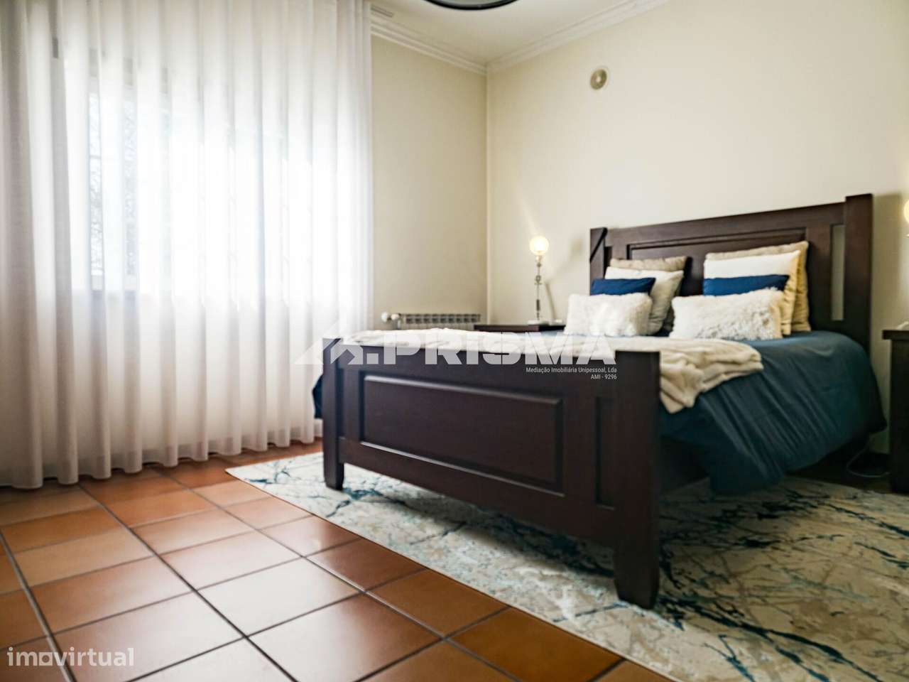 Moradia T5 para Venda em C. Branco-15