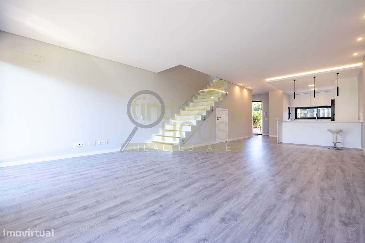 Moradia geminada T3 em Bicesse-10