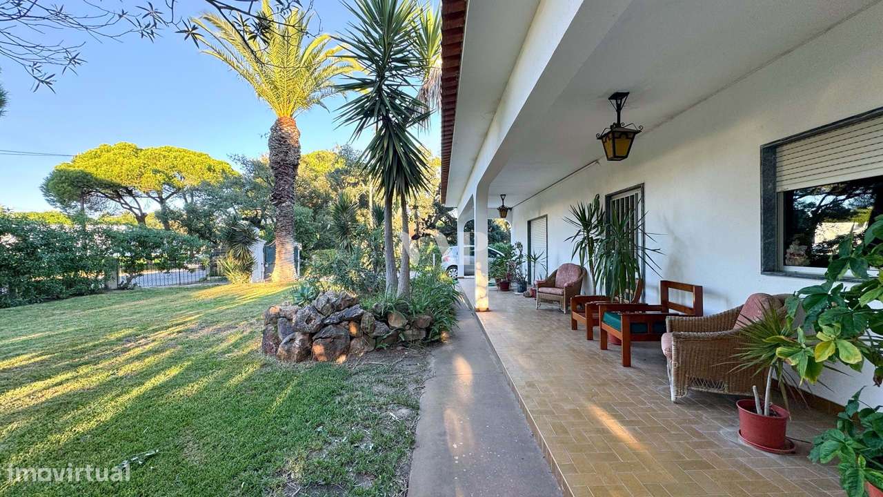 Moradia multifamiliar composta por 3 apartamentos no Semino, Quarteira - Grande imagem: 3/12