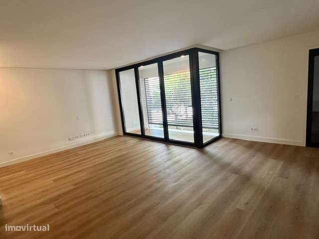 3 Apartamentos T2+1-8