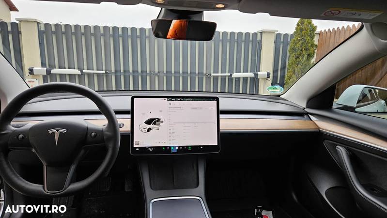 Tesla Model 3 Standard Reichweite Plus Hinterradantrieb - 8