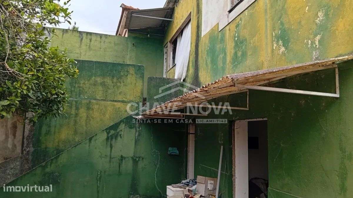 Moradia Isolada p/Recuperar em Valadares-22