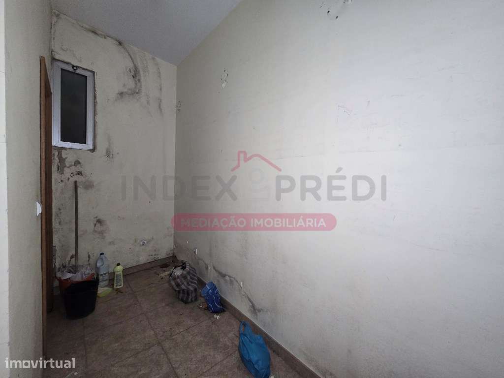 Prédio com varias frações Autónomas - Venda Judicial - Guarda-8