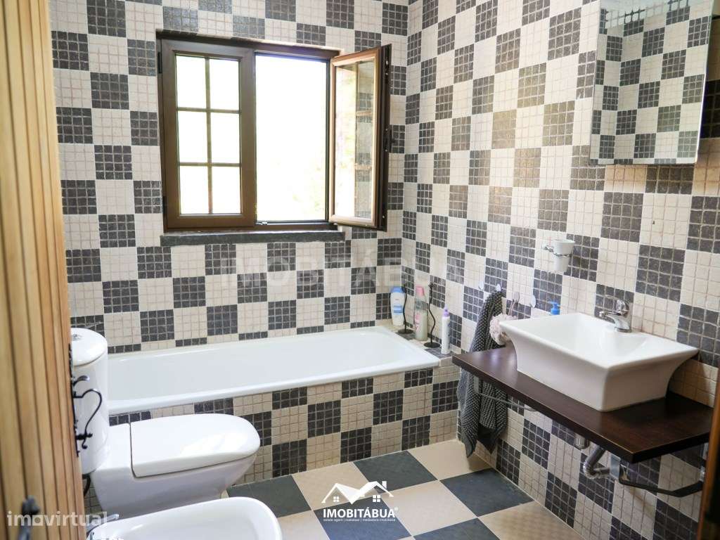 Casa de xisto T4 com piscina no meio da natureza-10