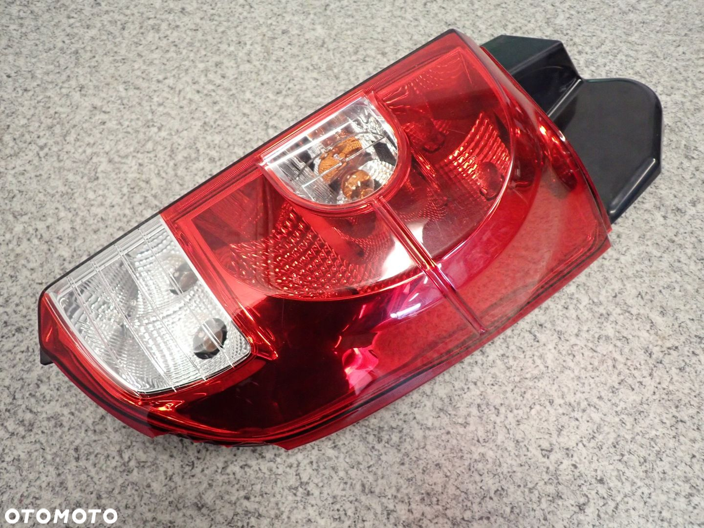 MITSUBISHI COLT 5d 09-12 LAMPA TYLNA PRAWA - 3