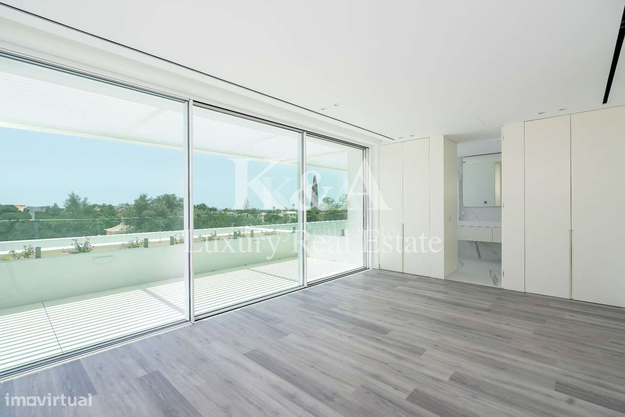 Moradia V6 contemporânea com vistas panorâmicas no Triângulo Dourado,-18